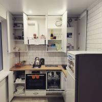 Η κουζίνα 4,4 τετραγωνικά. m είναι όλα τα χρήσιμα και το πλυντήριο πιάτων ακόμα δημοσιεύτηκε