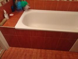 Μπάνιο με υψηλή πόδια: πώς μπορεί να σταθεί σταθερά (μια ενδιαφέρουσα υπόθεση, που σχετίζεται με το παλιό σοβιετικό μπανιέρα)