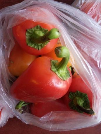 Η σύνθεση της συνταγής περιλαμβάνει τις πιπεριές.