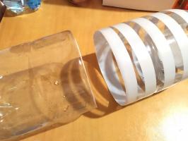 Μπολ κατασκευασμένα από πλαστικά μπουκάλια για να αντικαταστήσει το σπασμένο