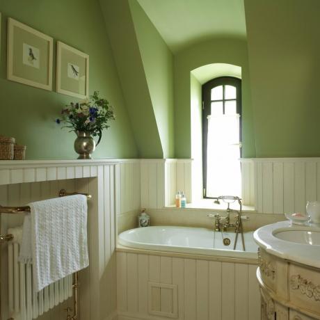 Ένα μπάνιο σε πράσινες αποχρώσεις. Πηγή φωτογραφιών: devhata.ru