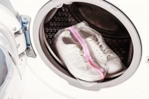 👉 6 πιο χρήσιμα κόλπα, ενώ το πλύσιμο των ρούχων