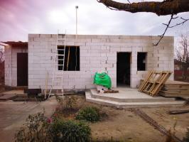 Η οικοδόμηση ενός σπιτιού (προετοιμασία για τοιχοποιίας)