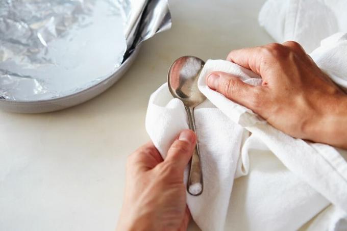 7 τρόποι καθαρισμού μαχαιροπίρουνα από ανοξείδωτο ατσάλι. Πηγή εικόνας - J. Εικόνες.